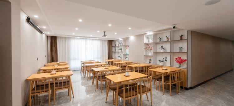 昭苏辰悦阳光酒店(解放街店)图片