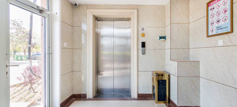 海潮轻奢海景公寓(黄金海岸店)图片