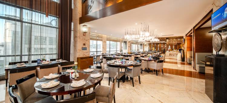 兴义国龙雅阁大酒店(穿云洞公园荷花巷步行街店)图片