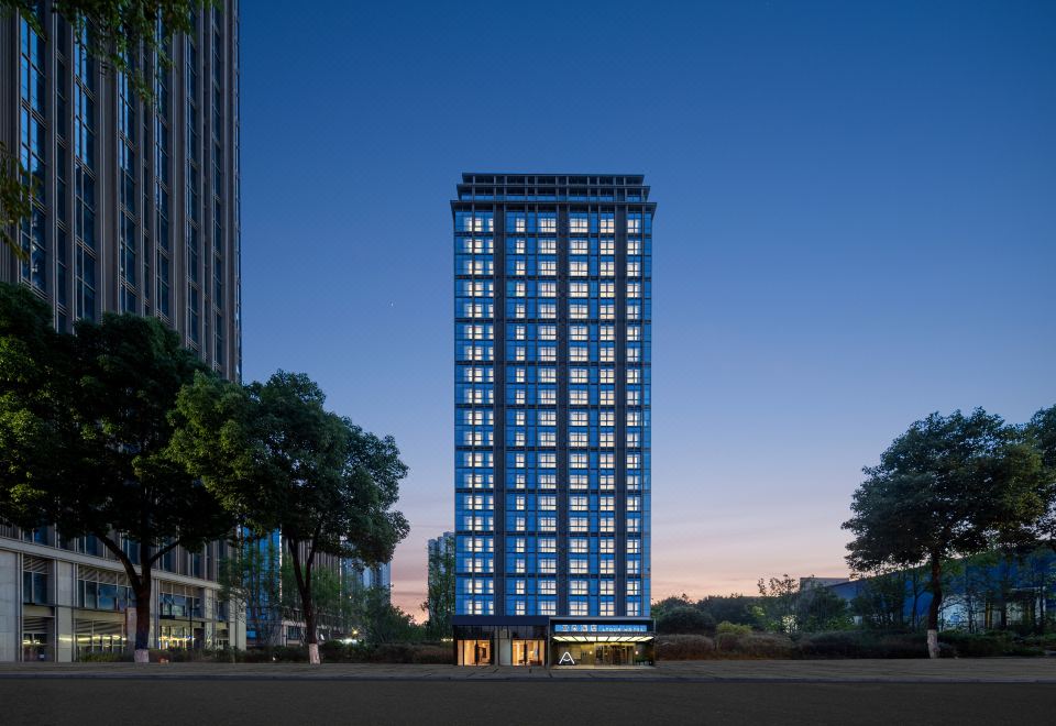 重庆北站北广场亚朵酒店外景图