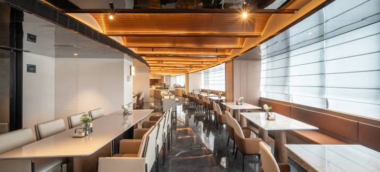 成都天府广场华西坝地铁站亚朵酒店图片