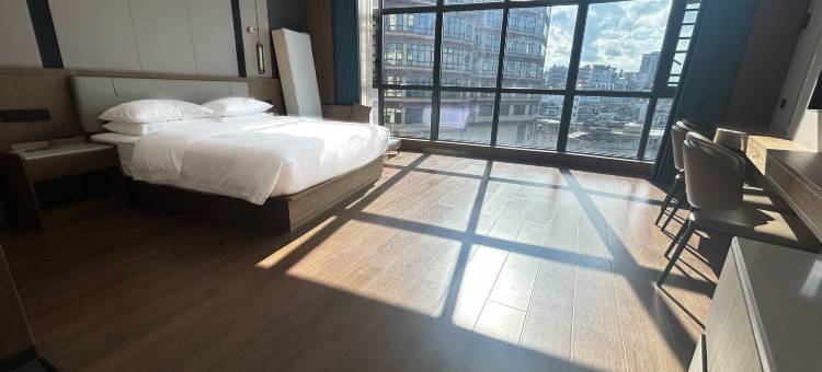 晴隆龙庭智享酒店图片