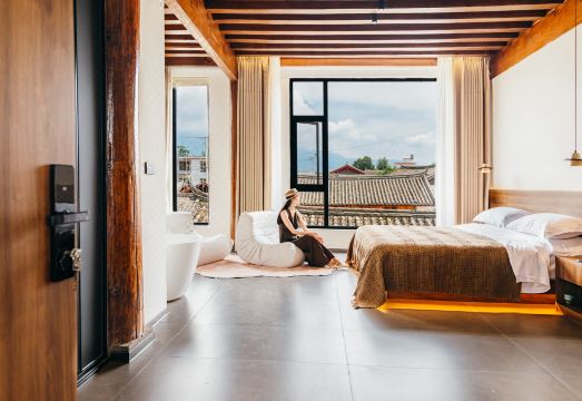 无夏而立°Beyond Summer丨雪山私汤丨原木智控独院（白沙古镇店）外景图