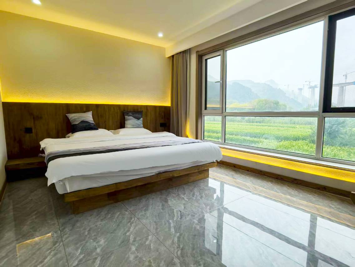 五台山一凡山居