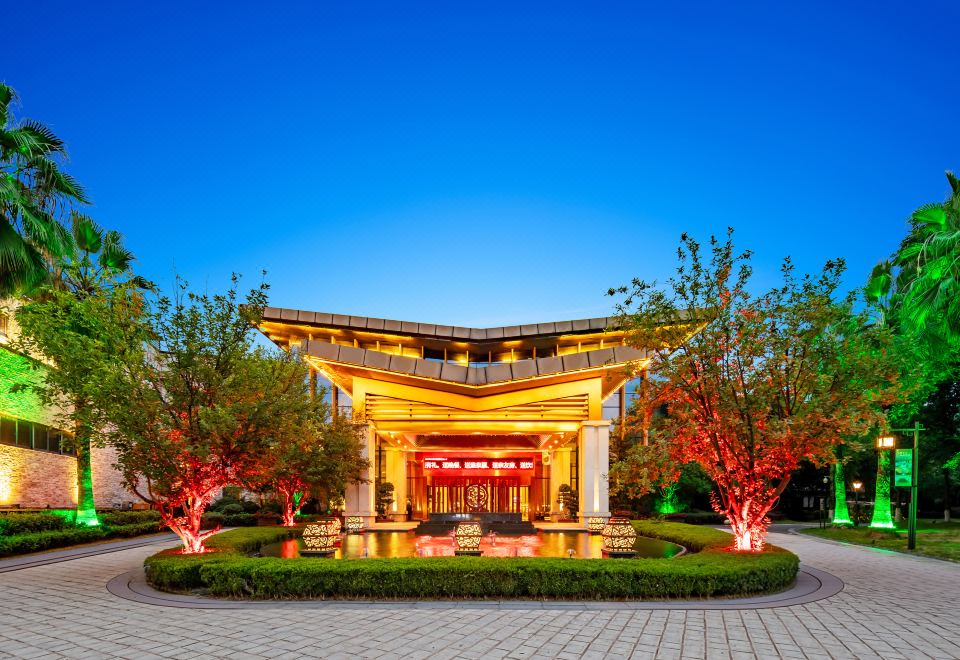 Tianzhan Hot Spring Resort Hotel Overview