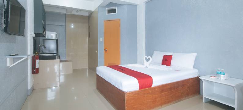 红门酒店Plus靠近坦博 帕拉纳克(RedDoorz Plus near Tambo Paranaque)图片