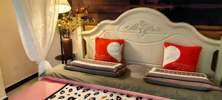 火红民宿(光明南街平安公园店)图片