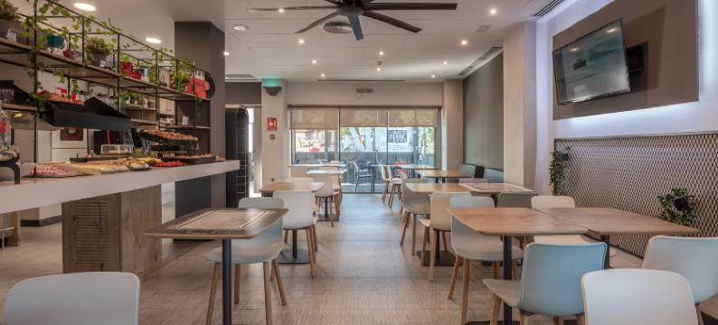 宜必思巴塞罗那格拉诺列尔斯蒙特梅洛酒店(Ibis Barcelona Montmelo Granollers)图片