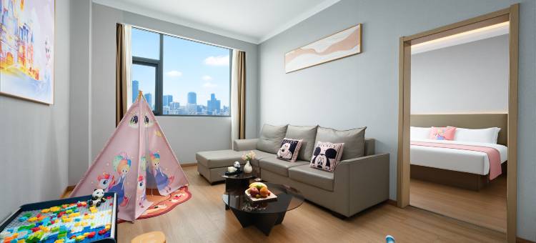 艺龙海雅酒店(许昌胖东来时代广场曹魏古城店)图片