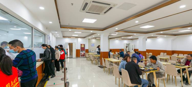青岛普济公寓(台东步行街昌乐路地铁站店)图片