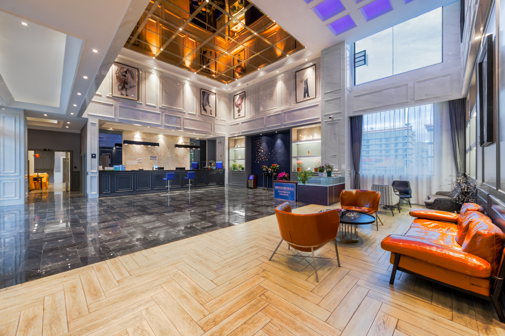 LANOU Hotel (Daocheng Binhe Road) Hotel Overview