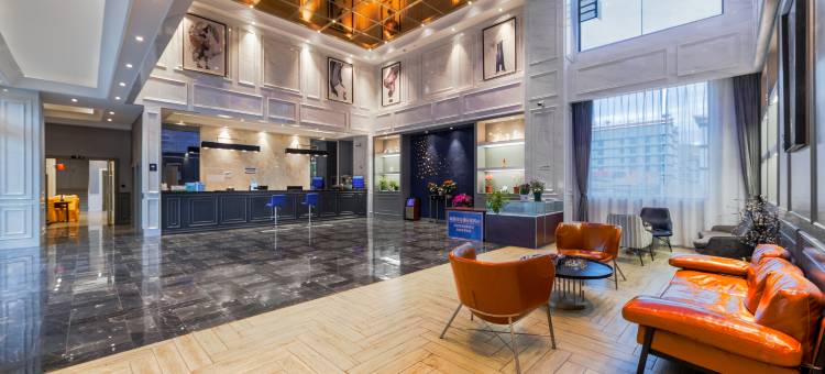 兰欧酒店(稻城滨河路店)图片