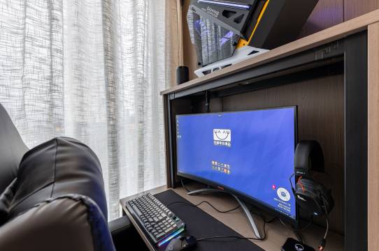 穿越电竞酒店(温州平阳火车站银泰城店)图片