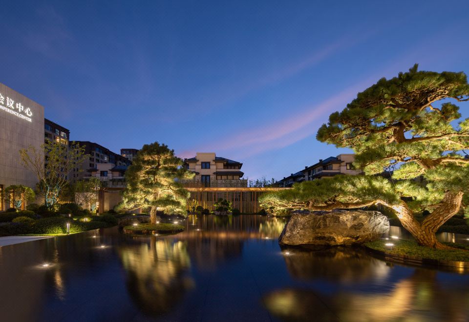 Landison Plaza Tianlan Hotel DongyangHotel Overview