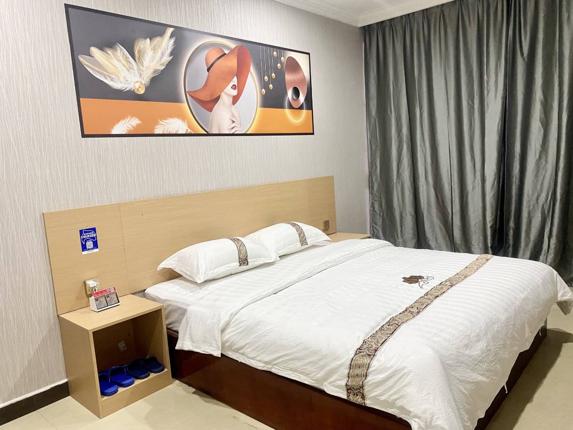 鸿润旅馆(平南中心广场店)