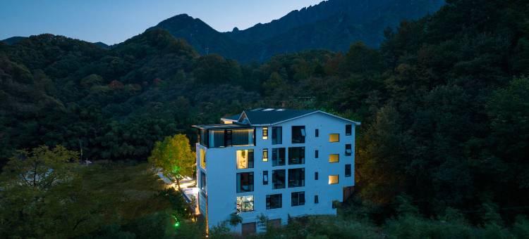 GTW·见山民宿(老君山云景索道店)图片