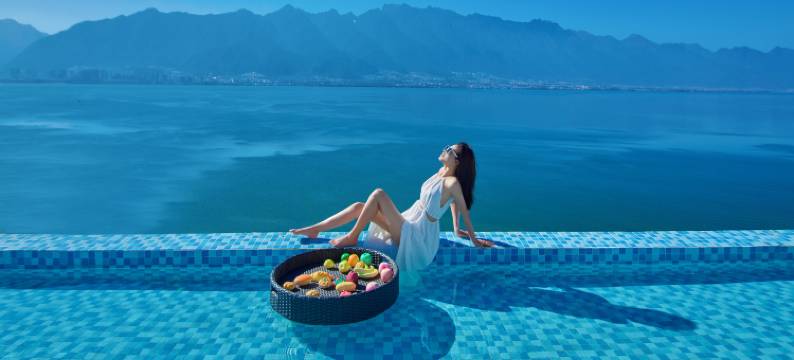 大理半山海居海景美宿图片