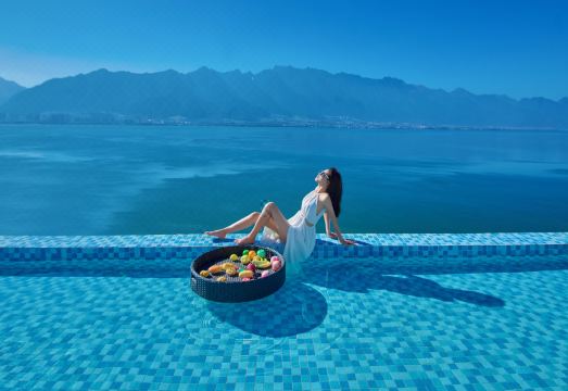 大理半山海居海景美宿外景图