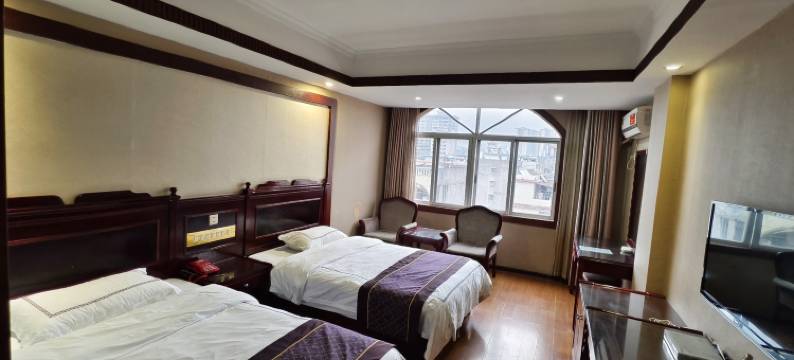 博白华悦宾馆(宝中宝购物广场店)图片