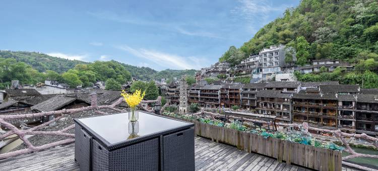 独白·江景民宿(凤凰古城景区沱江店)图片