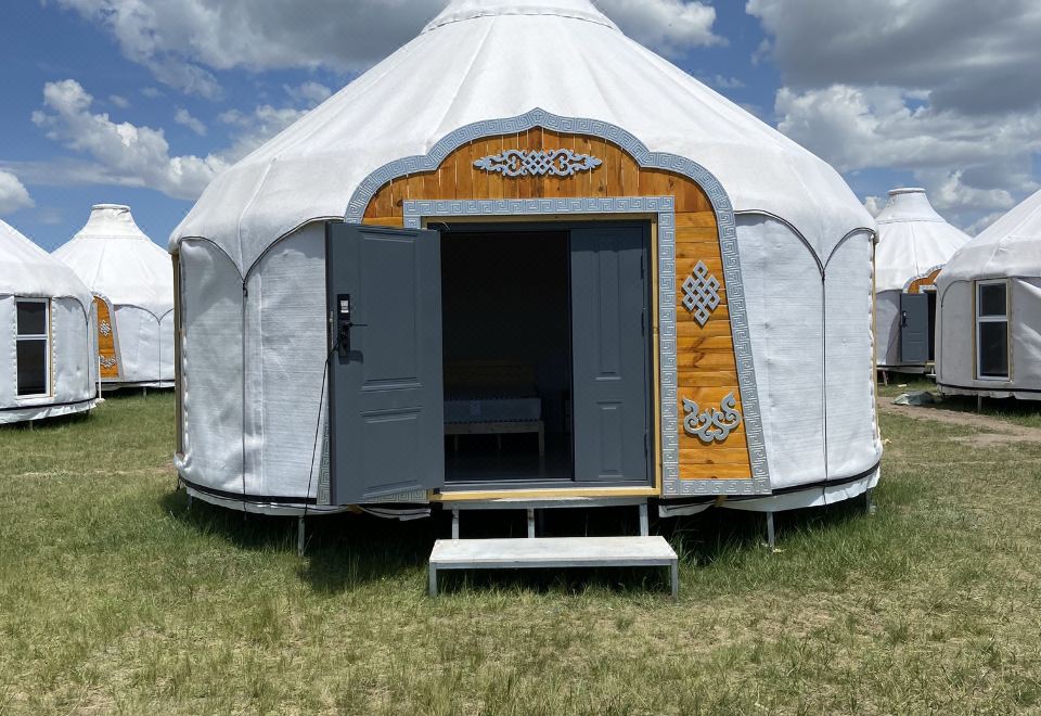 Blue Flag Prairie Felt Room Resort Hotel Overview