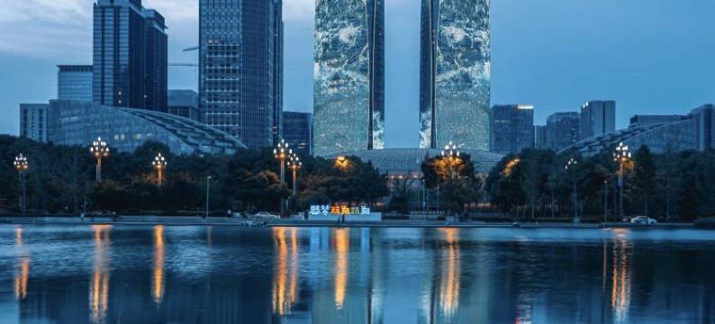 大魔方铂悦高空酒店(成都金融城演艺中心店)图片