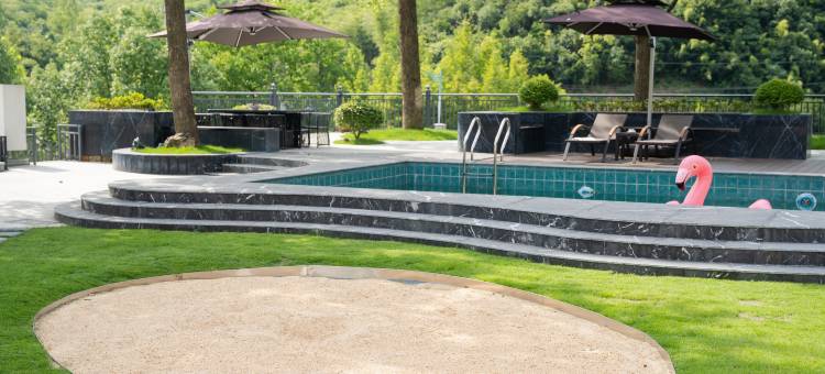 隐水四缘温泉民宿(星潮营地乐园店)图片