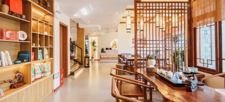 景宿梦澜·茶言听雨Garden庭院智能江景民宿(凤凰古城南华桥店)图片
