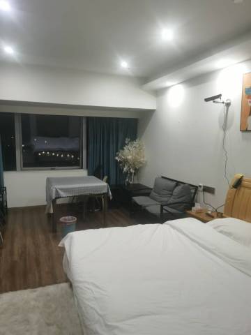 丹姐民宿(临海银泰城店)