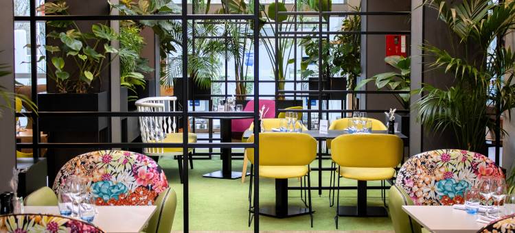 诺富特埃夫里库尔库罗讷酒店(Novotel Évry-Courcouronnes)图片
