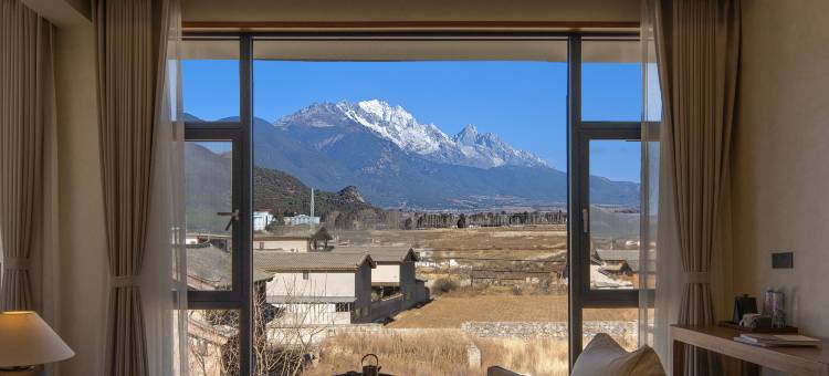 雪洛轻奢·日照金山丨设计师民宿SnowMountainSceneryVilla图片
