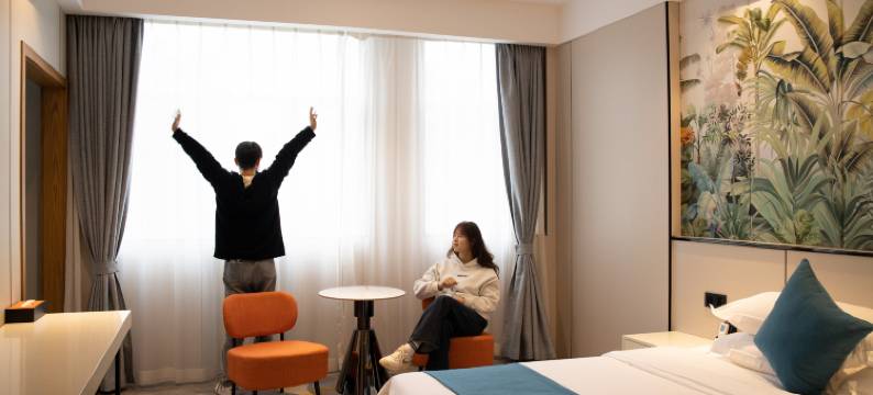 南府云·上酒店(珠海情侣北路中山大学店)图片