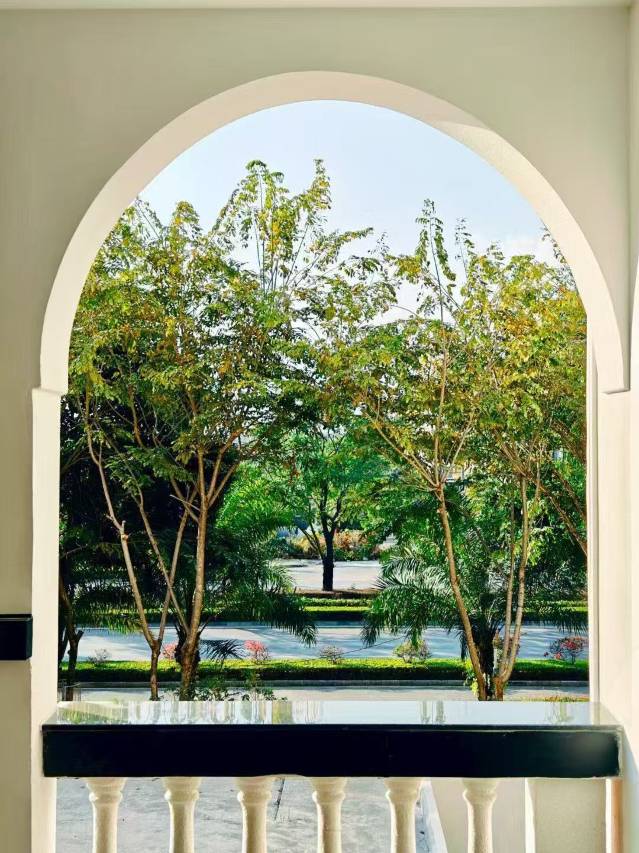 欢漫酒店(芒市机场芒市广场店)图片