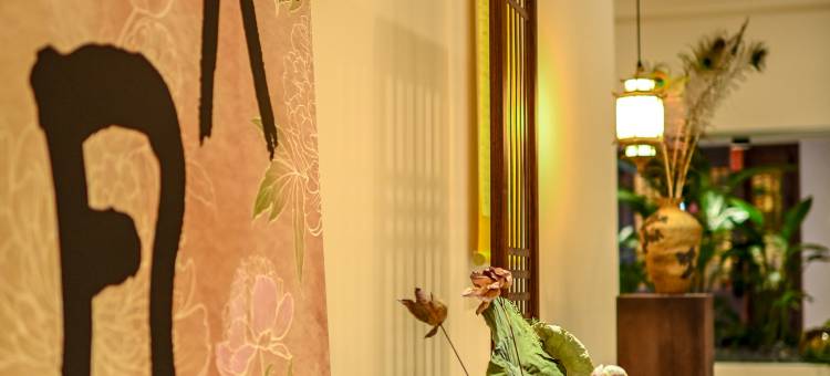 知凡·新中式禅意美学民宿(万象城龙眼南路美食街店)图片