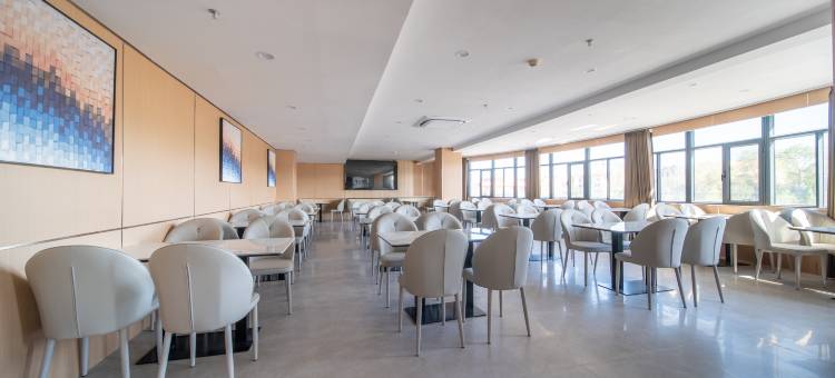 艺龙安悦酒店(乌鲁木齐天山国际机场店)图片