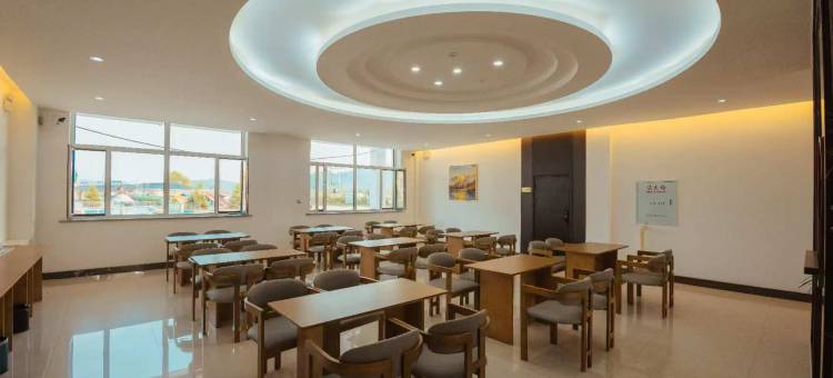 金淋河畔商务酒店图片