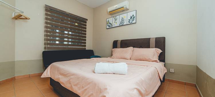 Batu Pahat Santalia Pool Villa 4BR 12pax图片