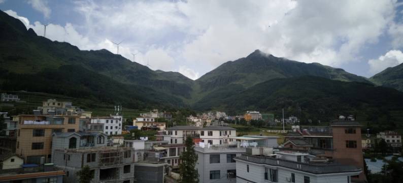 良栖山院民宿(乌蒙大草原店)图片