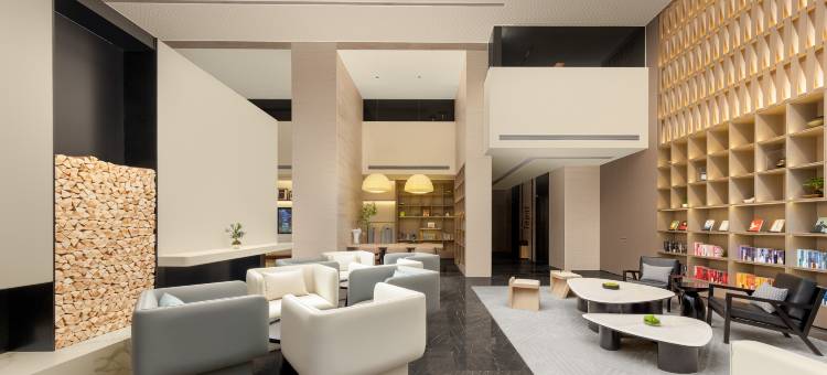 兴义桔山广场碧云路亚朵酒店图片