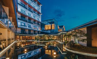 HUALUXE Chongqing Wushan Over view