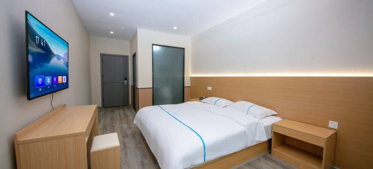 德阳玛吉阿米客栈(五洲广场工程大学店)图片