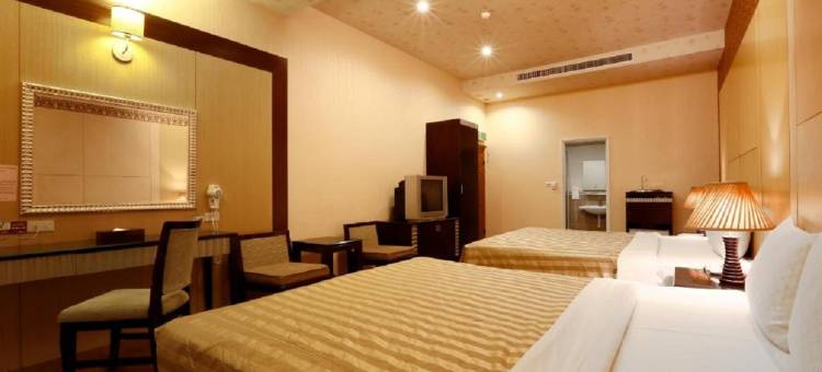 金银岛汽车旅馆-新富店(凤山)图片