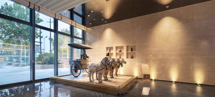 西安金陵紫金山酒店(西安城墙洒金桥美食街店)图片