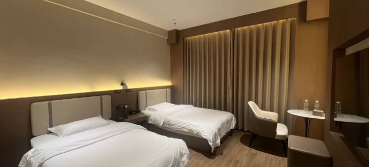 如家旗下UP华驿精选酒店(大庆肇源县人民广场店)图片