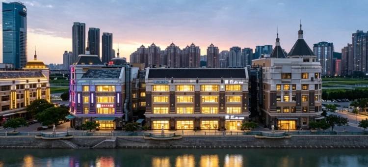 青丘桃林酒店(大连星海广场店)图片