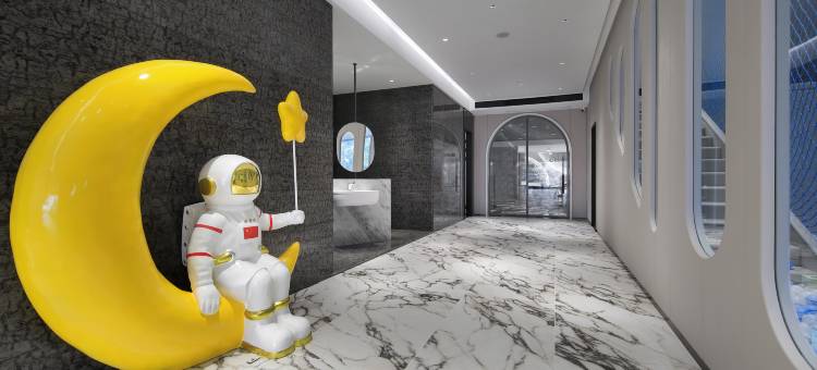 妙奇幻江景套房酒店(阳朔西街漓江店)图片