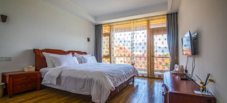 桐庐I花语堂 HUAYUTANG 超大泳池庭院山景度假美宿(虎啸峡漂流店)图片