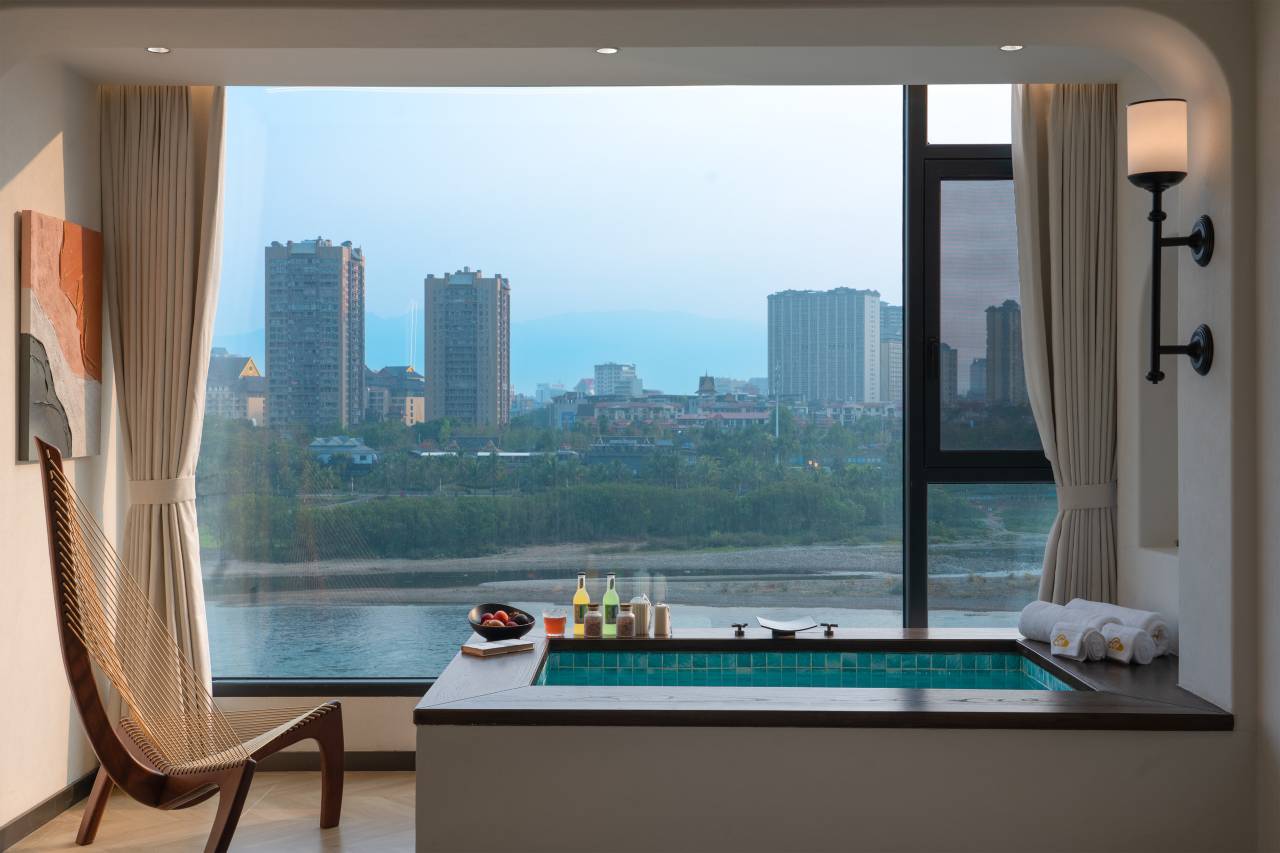西双版纳景洪云澜夕上·高空江景设计酒店(告庄西双景星光夜市店)图片