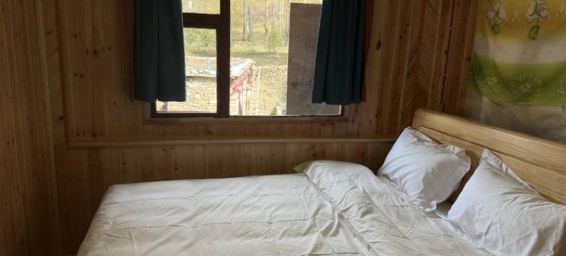 道孚雪山民宿图片