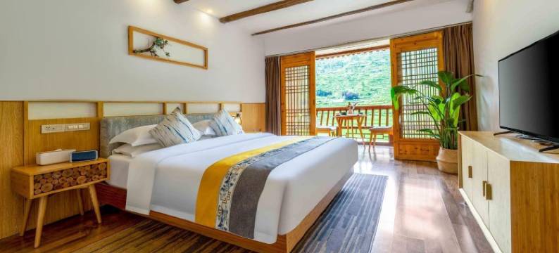 西江千户苗寨山语涧花田民宿(一号风雨桥店)图片